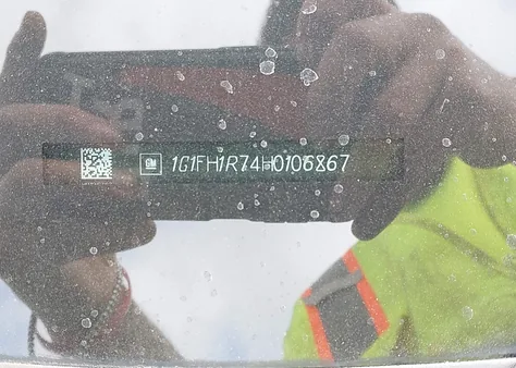 1G1FH1R74H0106867
